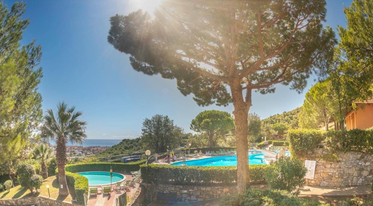 Villaggio Colombo Nuova Gestione Marina dʼMarina dʼAndora Exterior foto